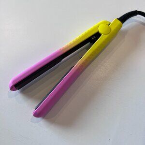 Amika mighty mini ceramic styler